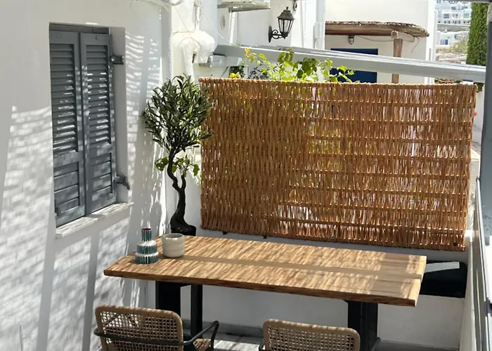 Loom Ornos Hébergement de vacances *